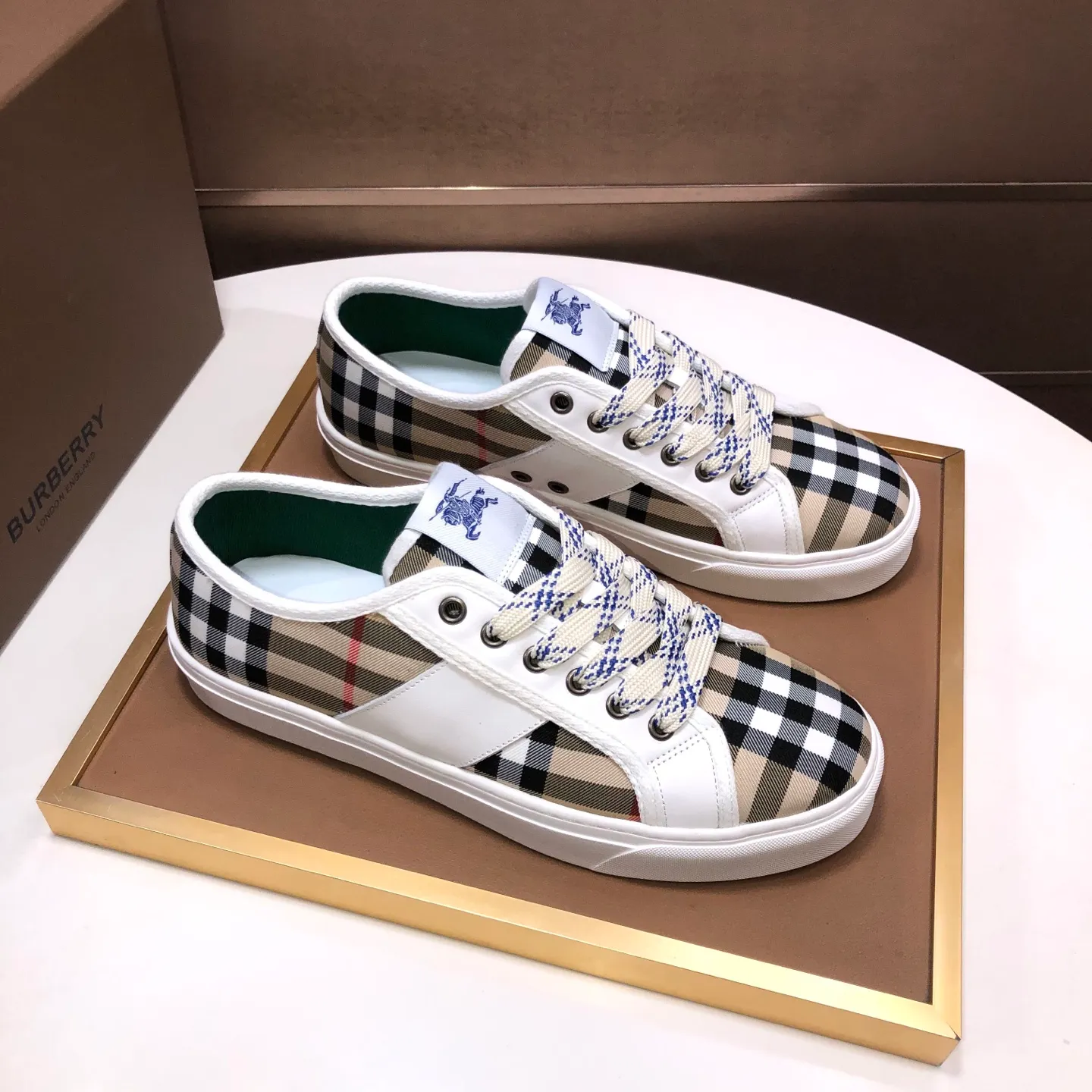 Men's shoes💰460💰【Burberry】Classic low-top sneakers｜Imported cowhide with classic plaid fabric｜Sheepskin lining｜Original outsole｜Fine workmanship and comfortable to wear Size: 38-44 (customized at 45)